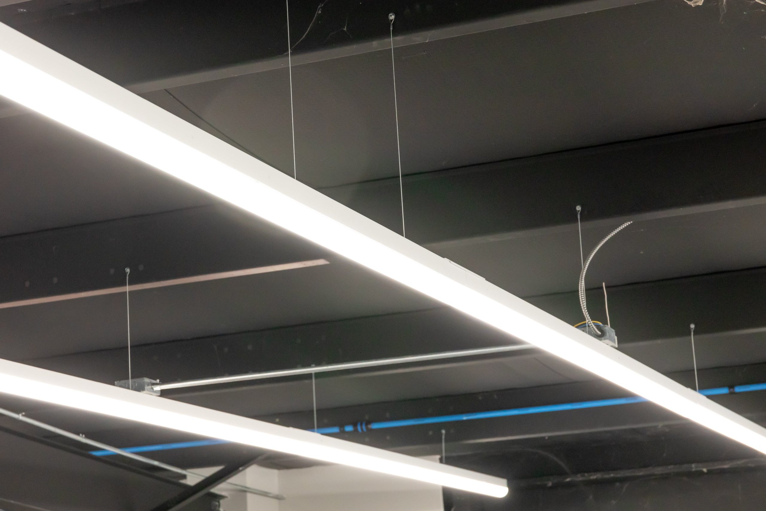 فرآیند تولید چراغ خطی